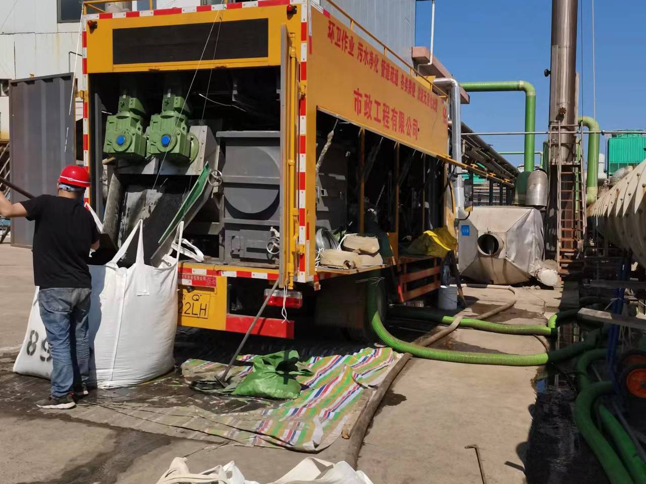 隆林淤泥压干处理